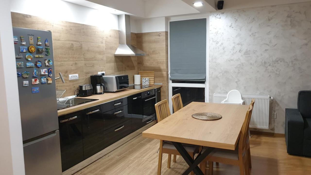 Criss Apartament シナヤ エクステリア 写真