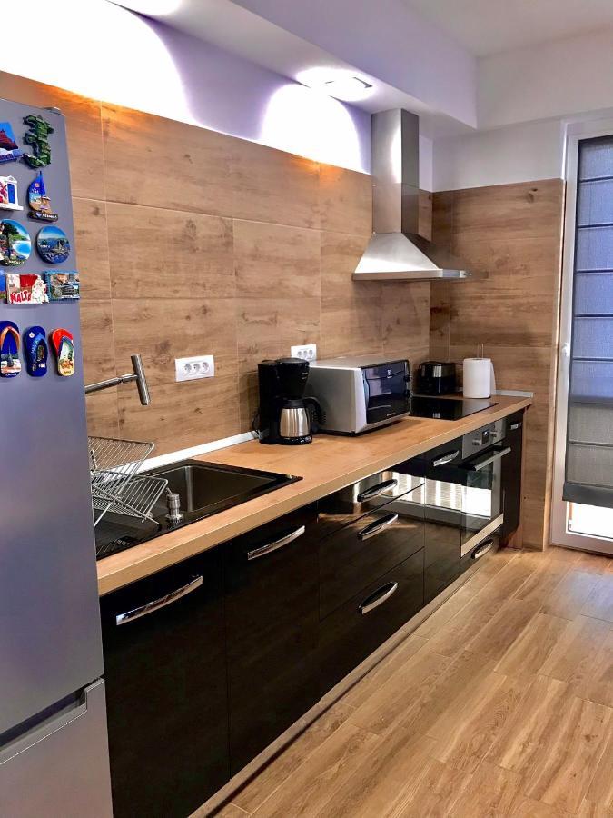 Criss Apartament シナヤ エクステリア 写真